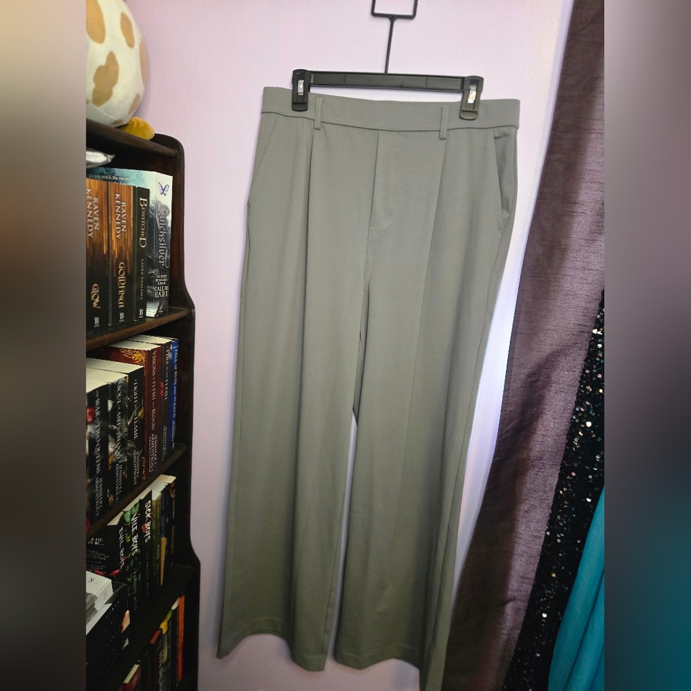 HALARA L Gray Pants